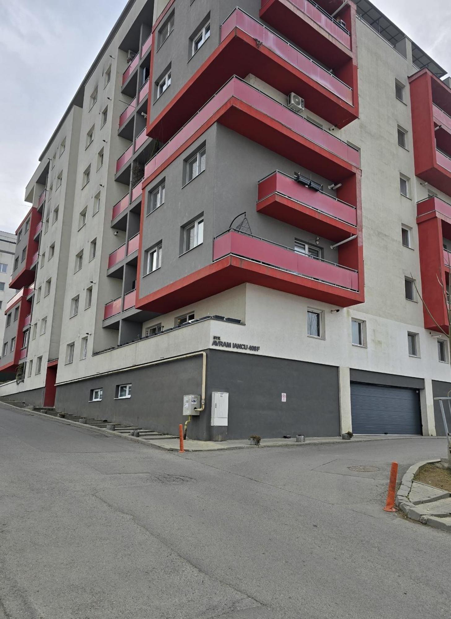 Gray Apartment Nearby Amethyst & Vivo Mall Floresti  Exterior photo